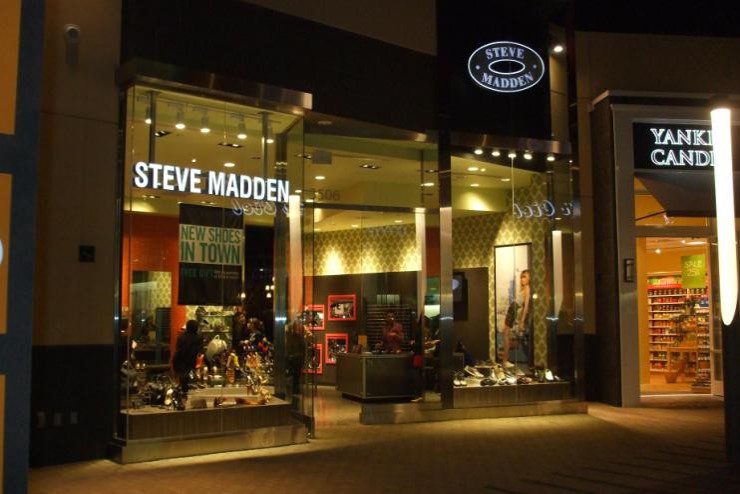 STEVE MADDEN -Valencia California